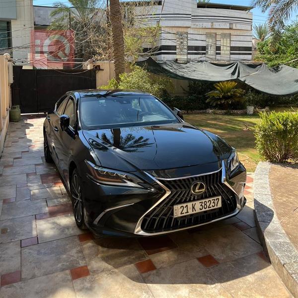 Lexus for sale in Iraq